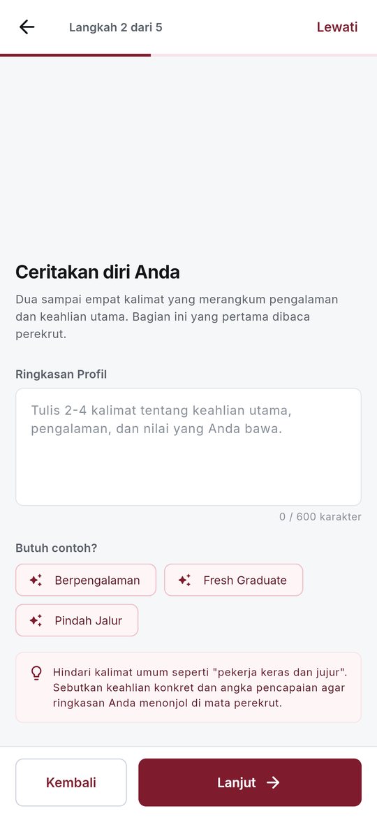 Layar langkah 2 dari 5 di aplikasi CVATS, berisi kolom Ringkasan Profil, tiga contoh siap pakai, dan tips penulisan
